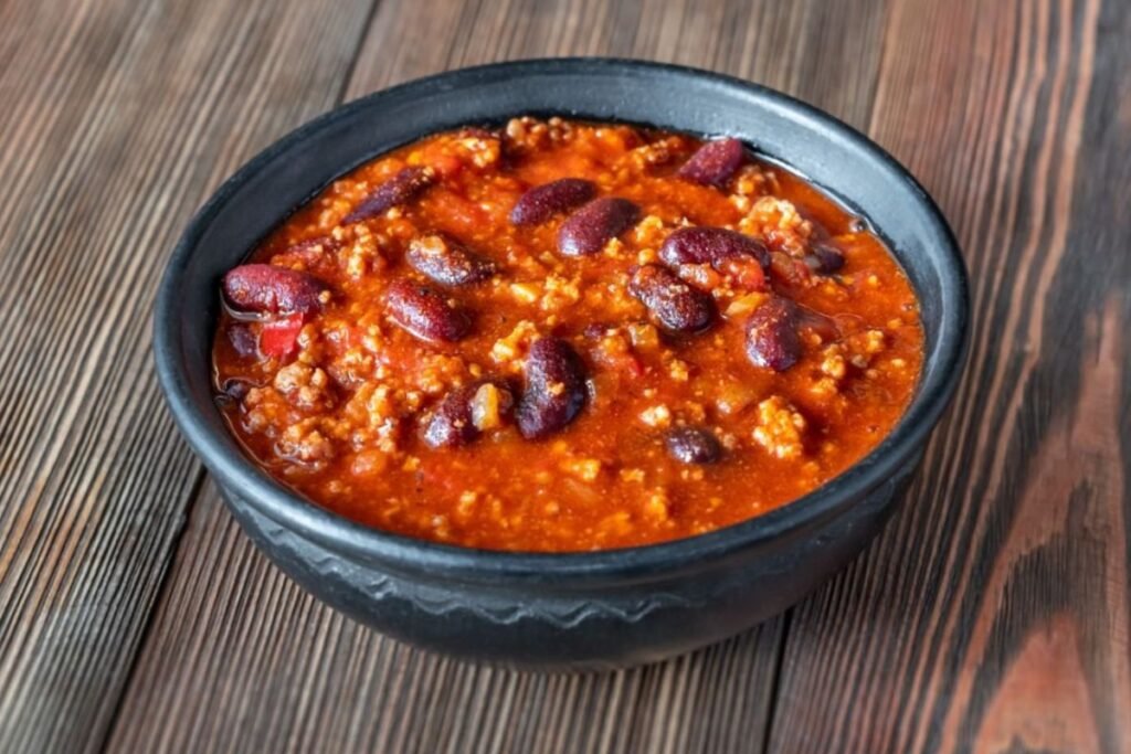 Fiery Chili con Carne: A Cozy Bowl Packed with Bold Flavor
