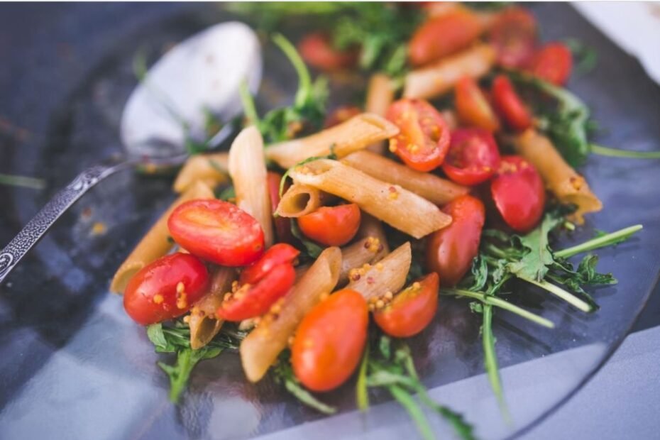 Penne with Tomatoes and Arugula: A Fresh and Light Pasta Recipe
